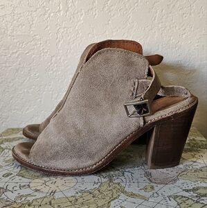 FRYE taupe suede open toe‎ comfy heels size 7B